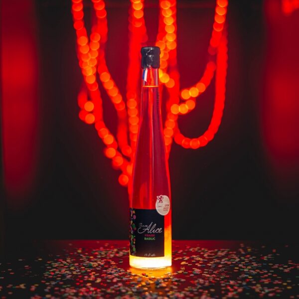 Liqueurs Fraise Basilic Les Liqueurs Alice